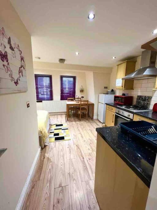 Cosy One Bedroom Flat In Central Лондон Экстерьер фото